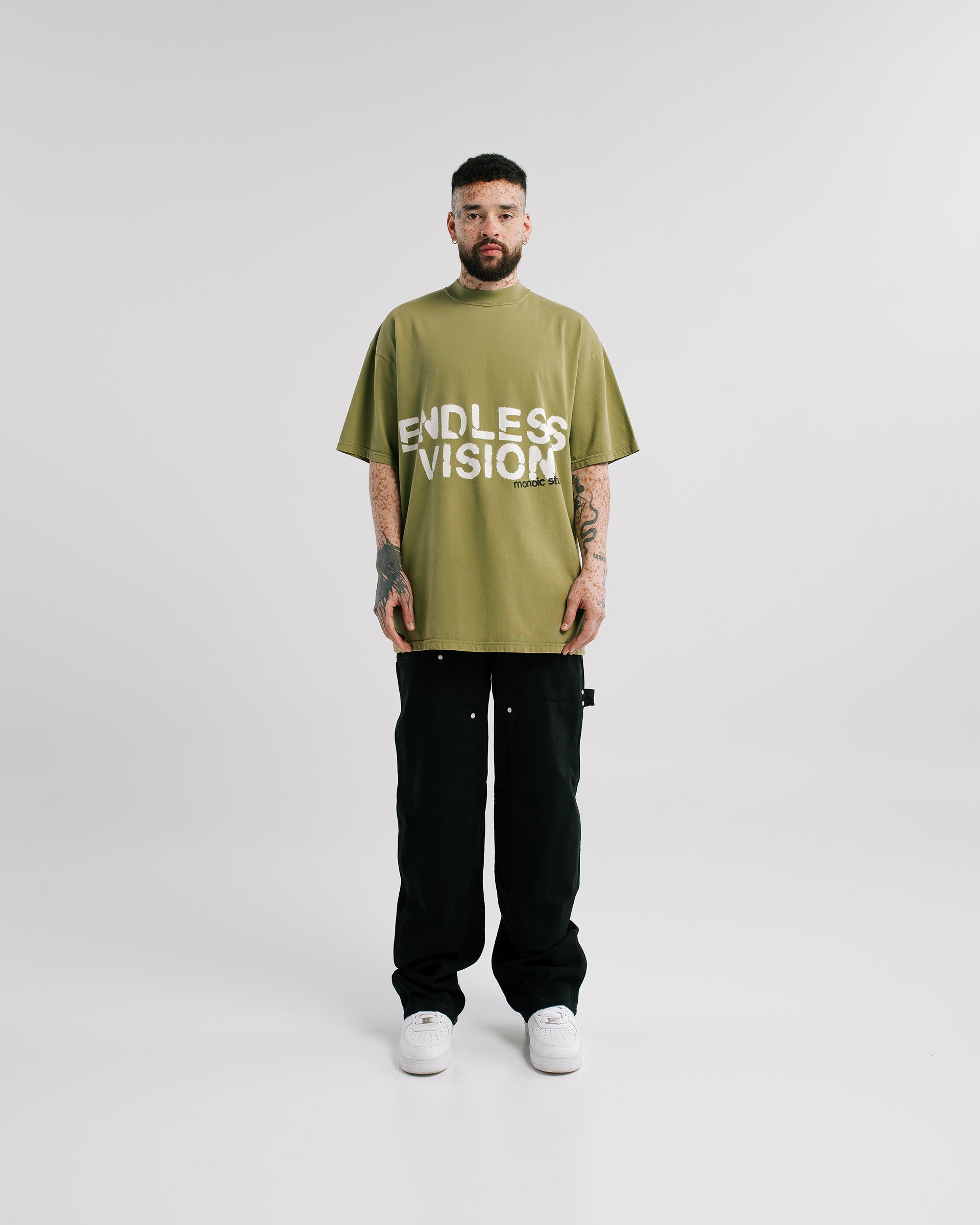 Camiseta Endless Vision Verde Oliva Desgastado | Camisetas Endless Dreams | Monoic Studios