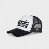 Gorra Monoic Studios - Blanco y Negro