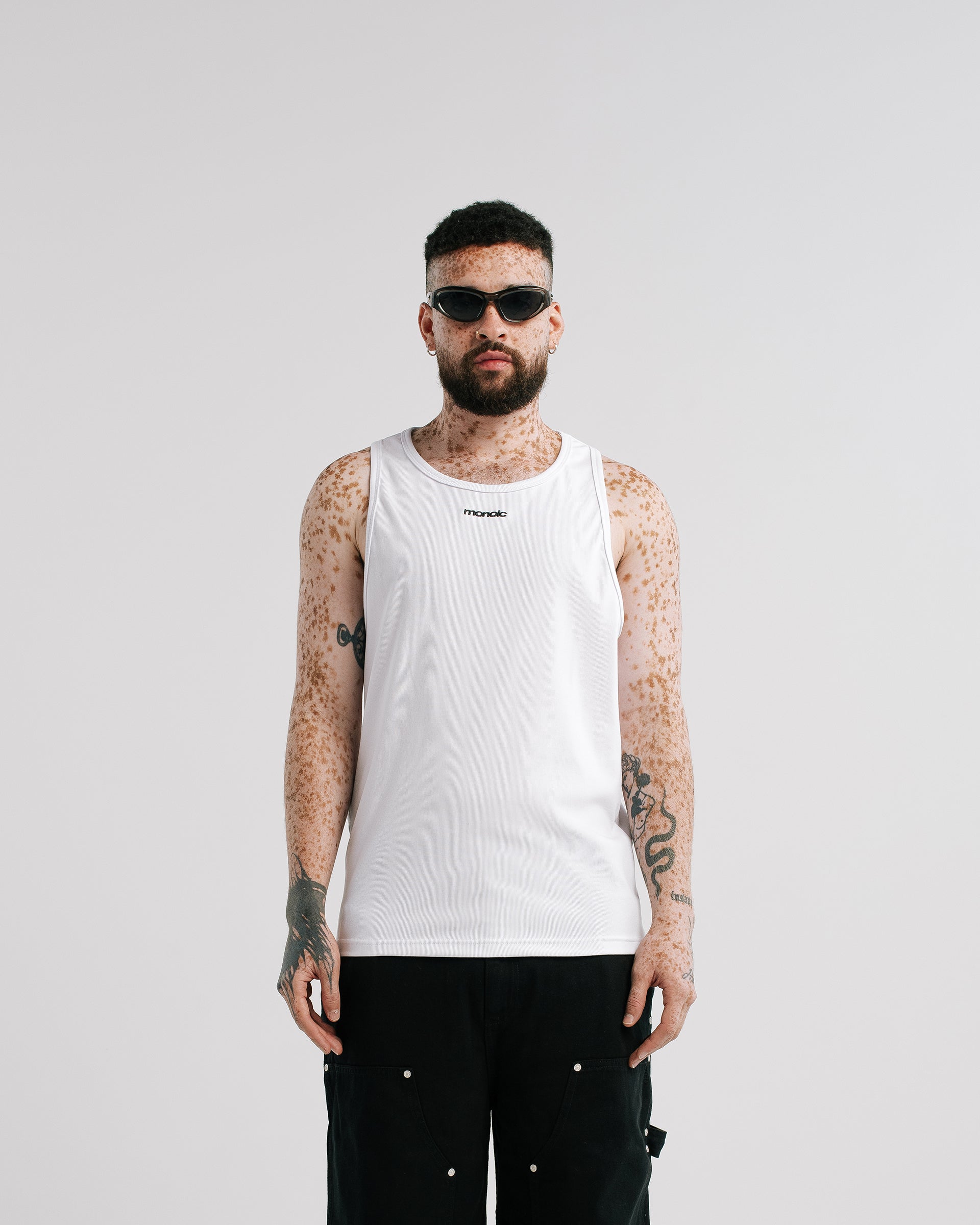 Camiseta Tank Top Blanco | Camisetas Endless Dreams | Monoic Studios