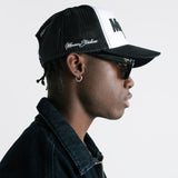 Gorra Monoic Studios - Blanco y Negro