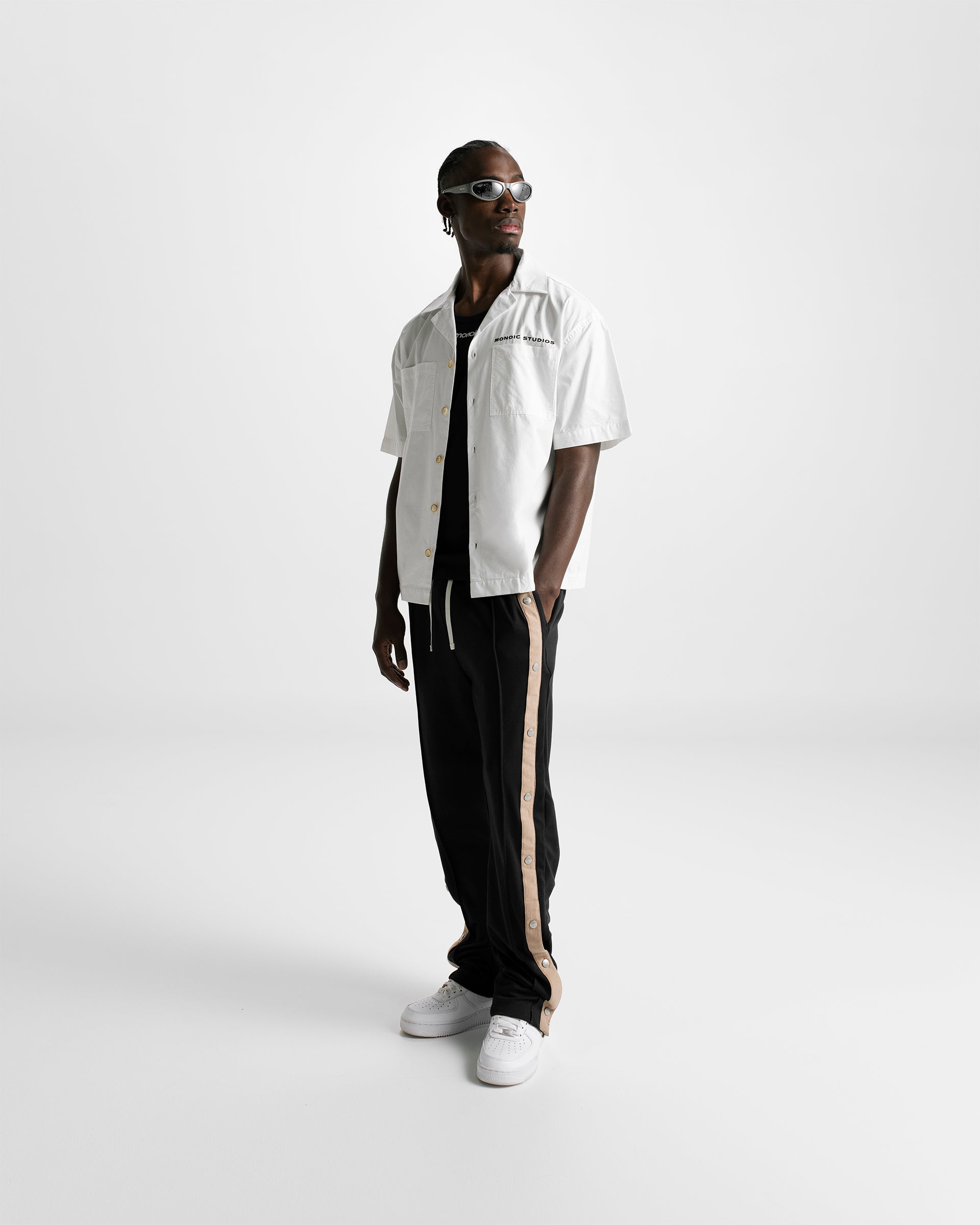 Overshirt Monoic Studios Blanco Hueso | Camisetas Parisian Dreams | Monoic Studios