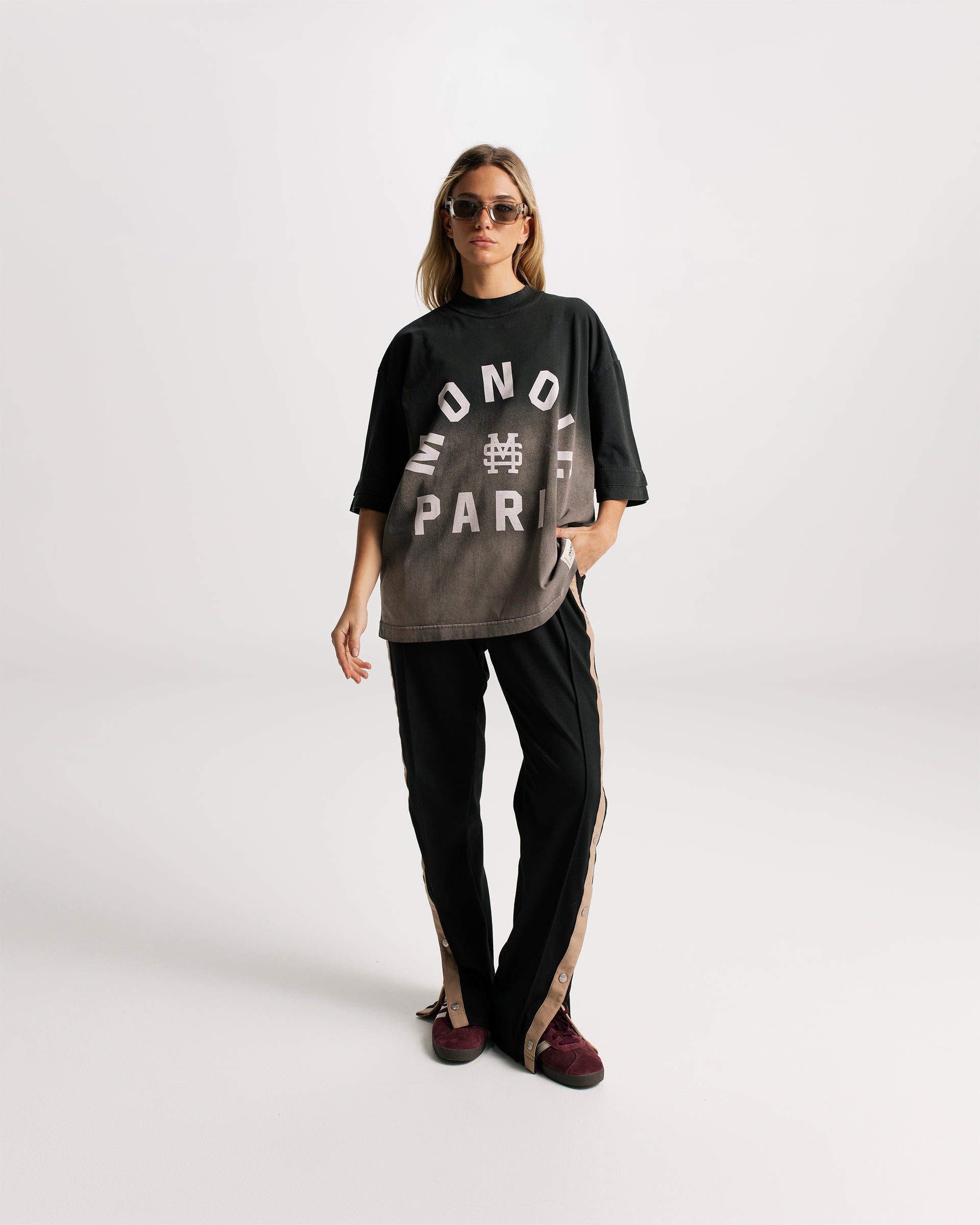 Camiseta Boxy Fit Monoic Paris Negro Oscuro Degradé| Camisetas Parisian Dreams | Monoic Studios