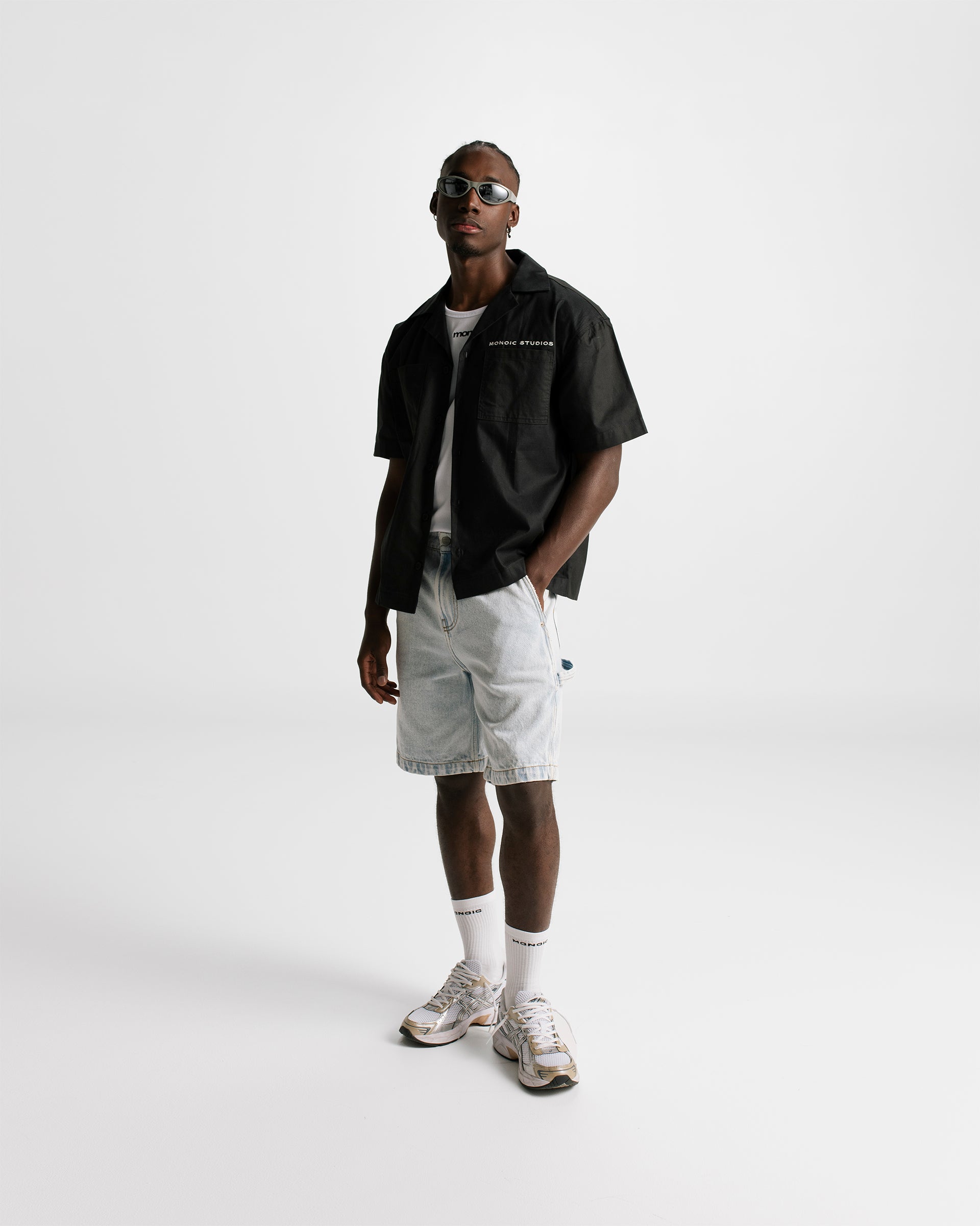 Overshirt Monoic Studios Negro Oscuro | Camisetas Parisian Dreams | Monoic Studios