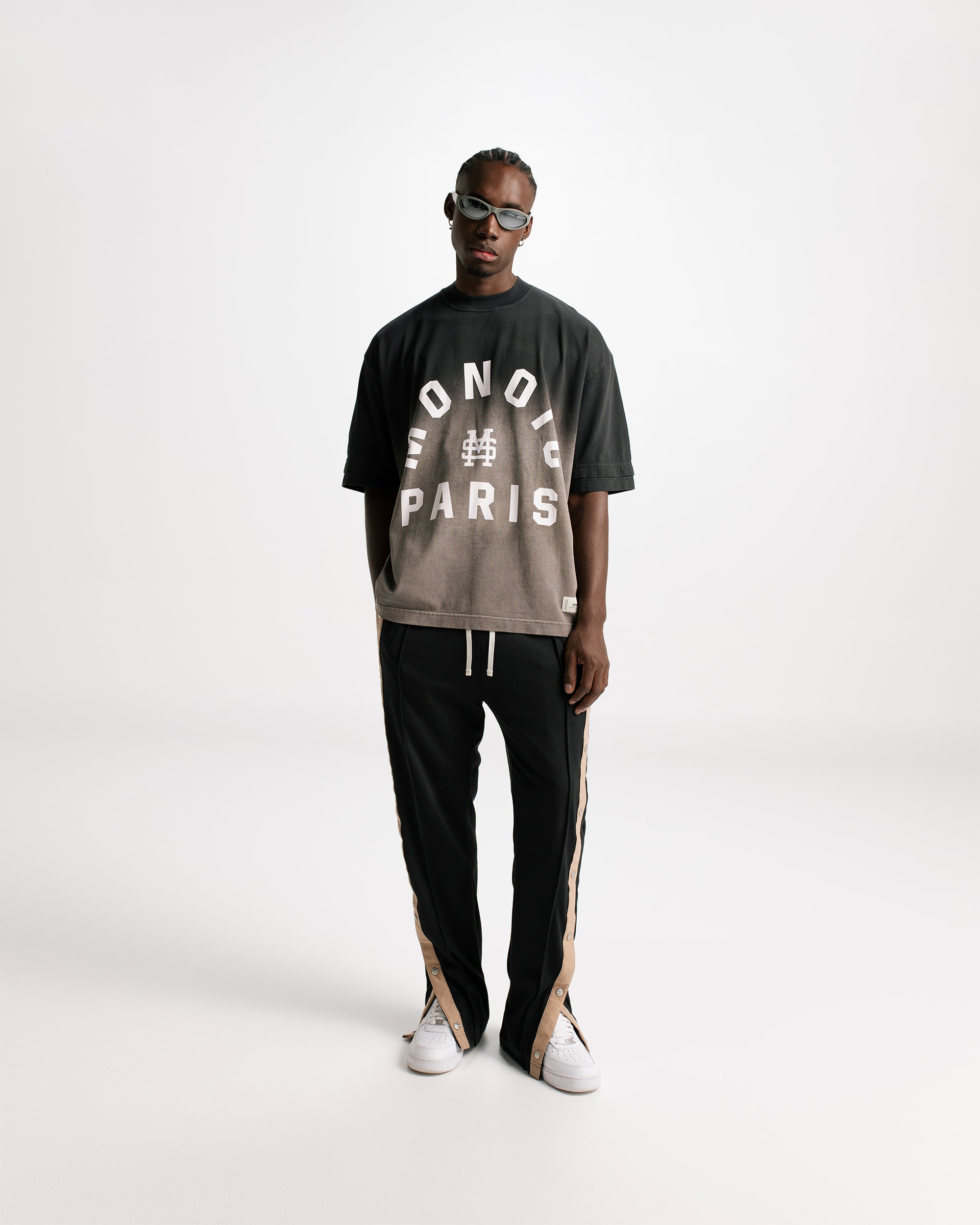 Camiseta Boxy Fit Monoic Paris Negro Oscuro Degradé| Camisetas Parisian Dreams | Monoic Studios