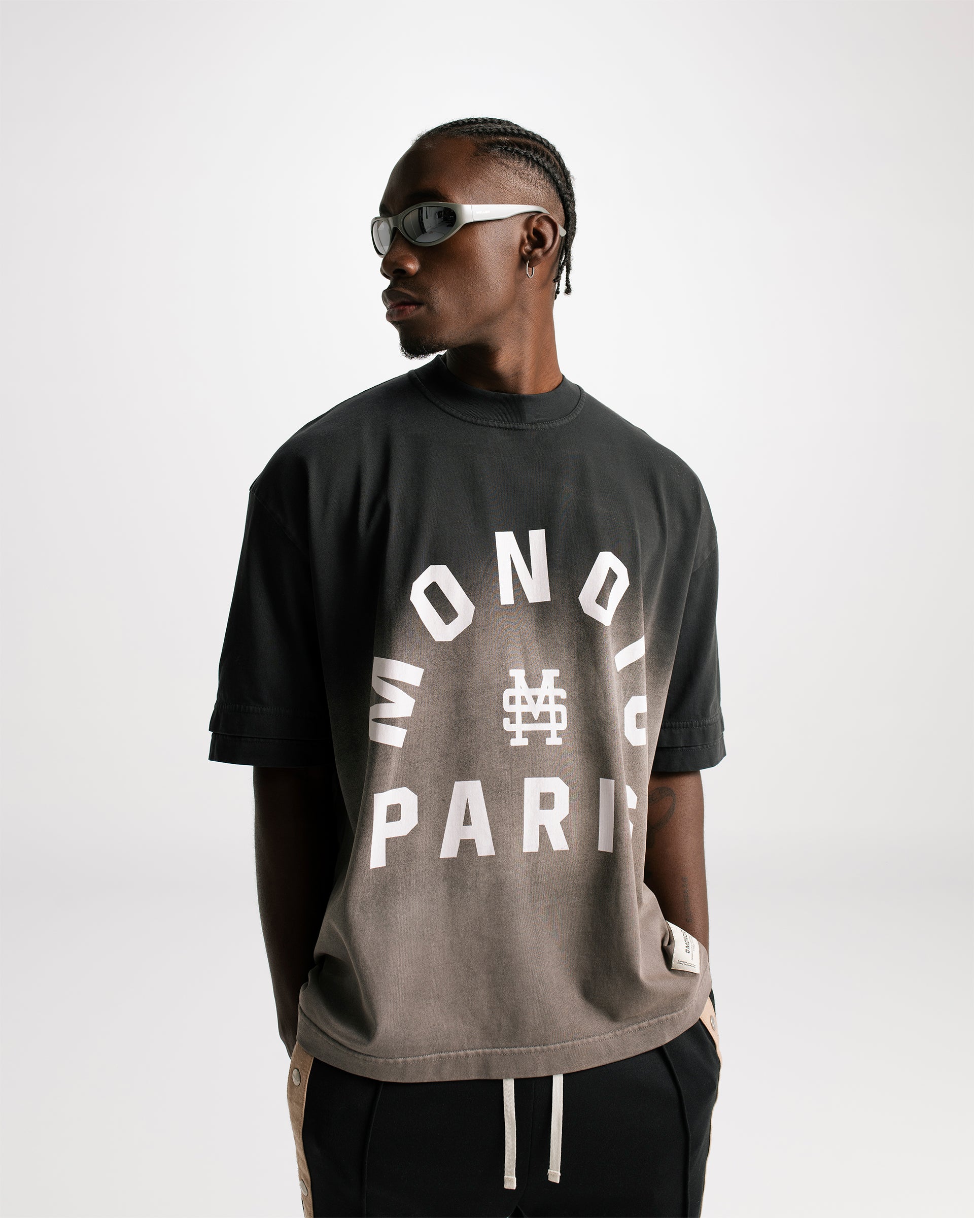 Camiseta Boxy Fit Monoic Paris Negro Oscuro Degradé| Camisetas Parisian Dreams | Monoic Studios