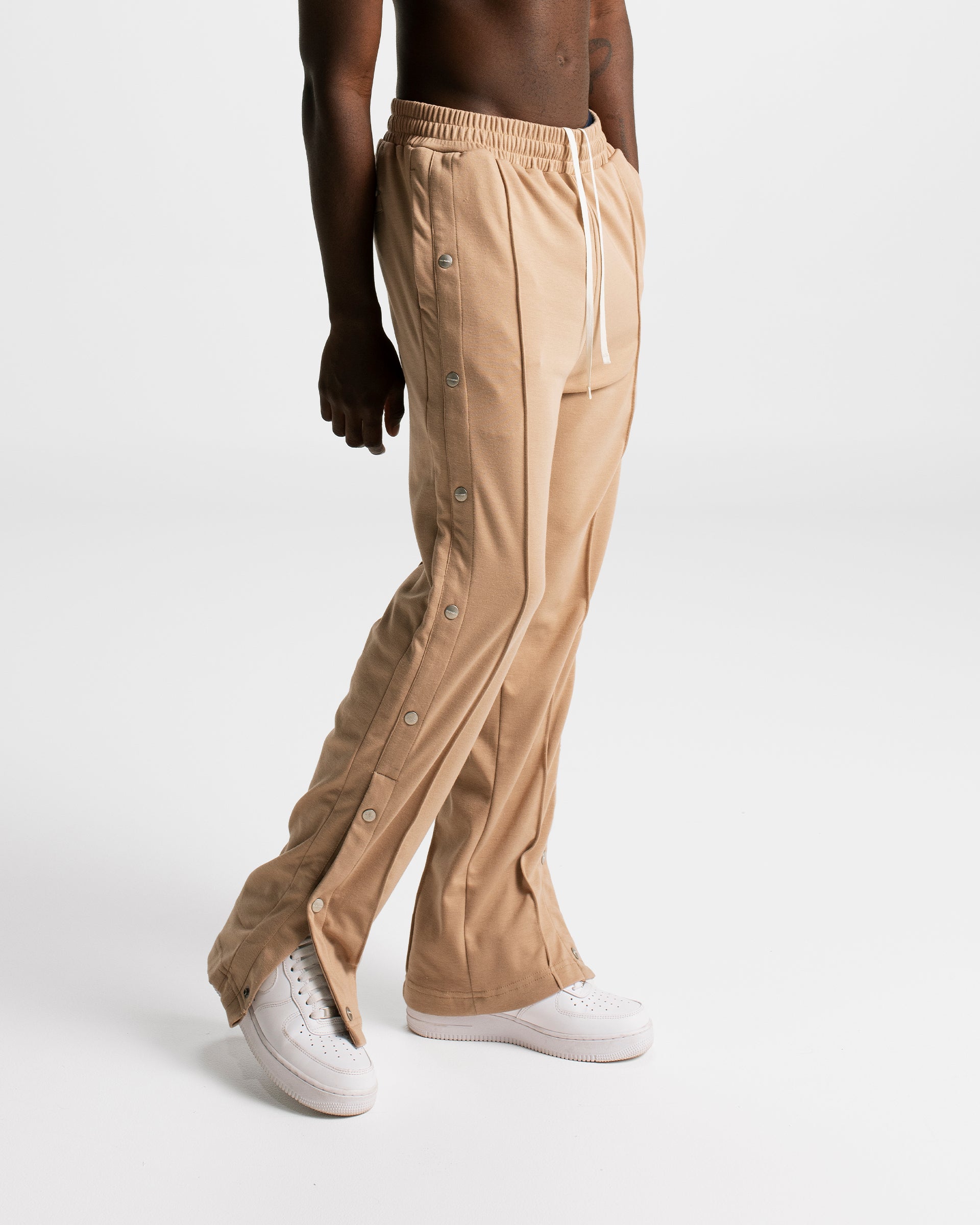 Track Pant Monoic Crema | Pantalones Parisian Dreams | Monoic Studios