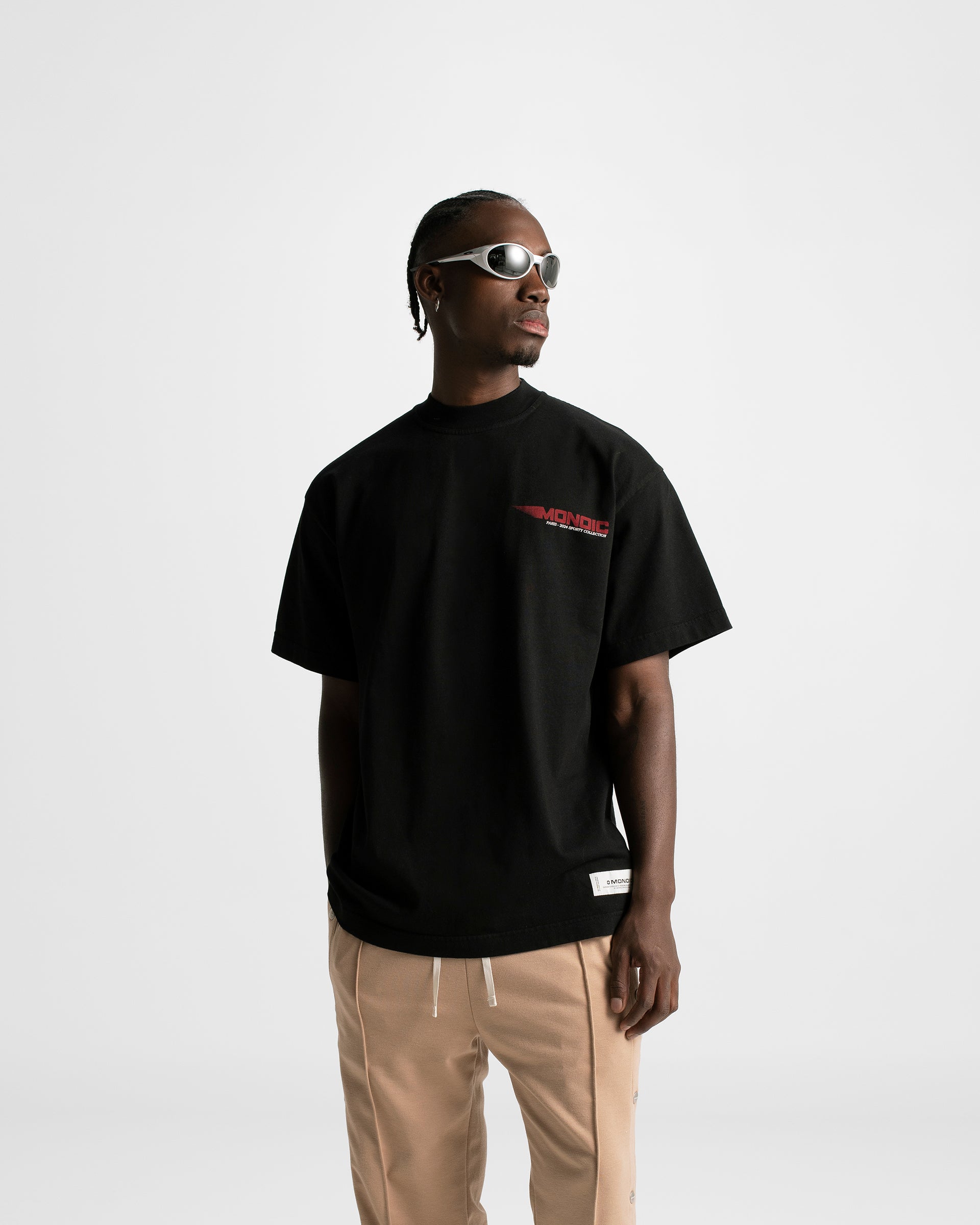 Camiseta Worldwide Team Negro Oscuro| Parisian Dreams Camisetas| Monoic Studios