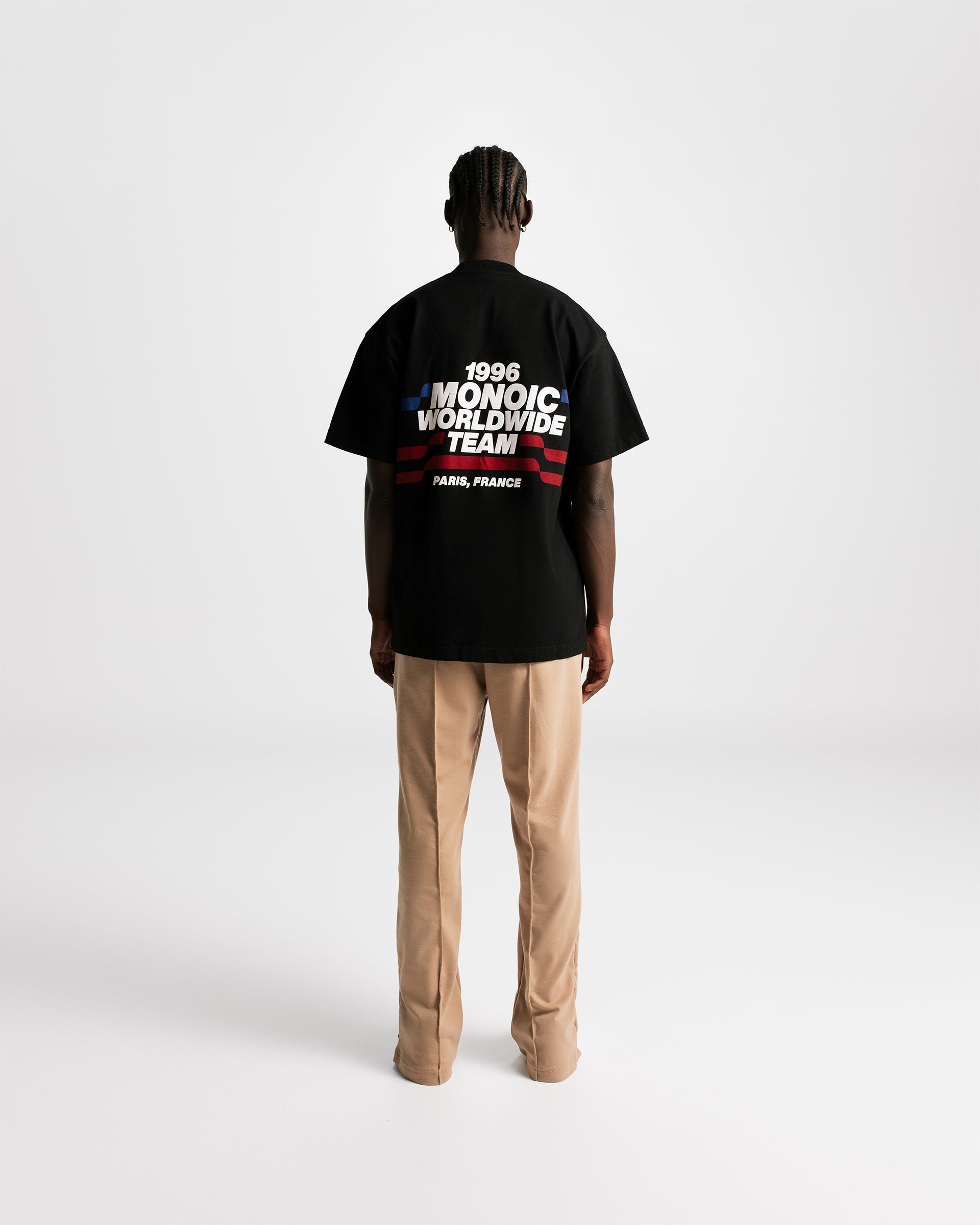 Camiseta Worldwide Team Negro Oscuro| Parisian Dreams Camisetas| Monoic Studios