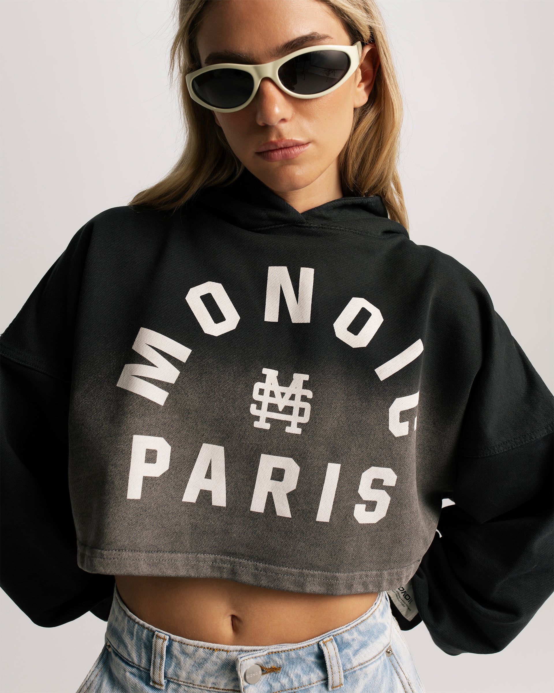 Cropped Hoodie Monoic Paris Negro Degradé | Hoodies Parisian Dreams | Monoic Studios