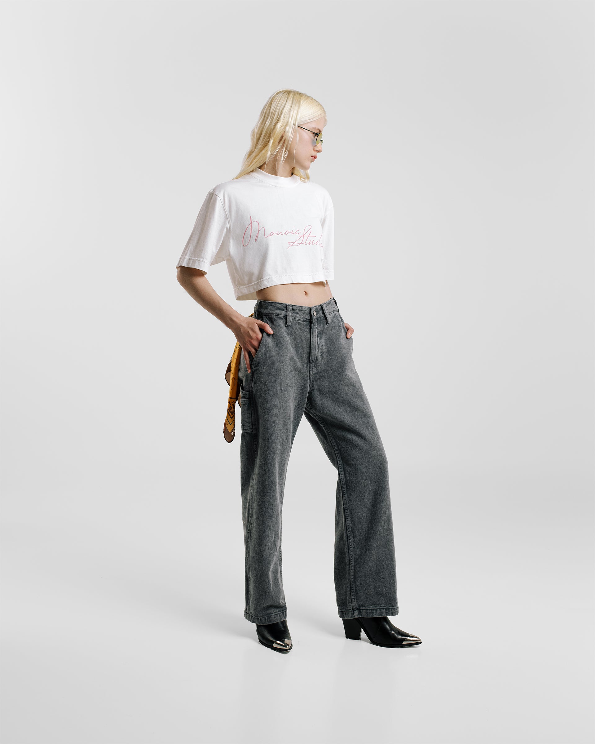 Camiseta Cropped Monoic Blanca | Camisetas Rodeo | Monoic Studios