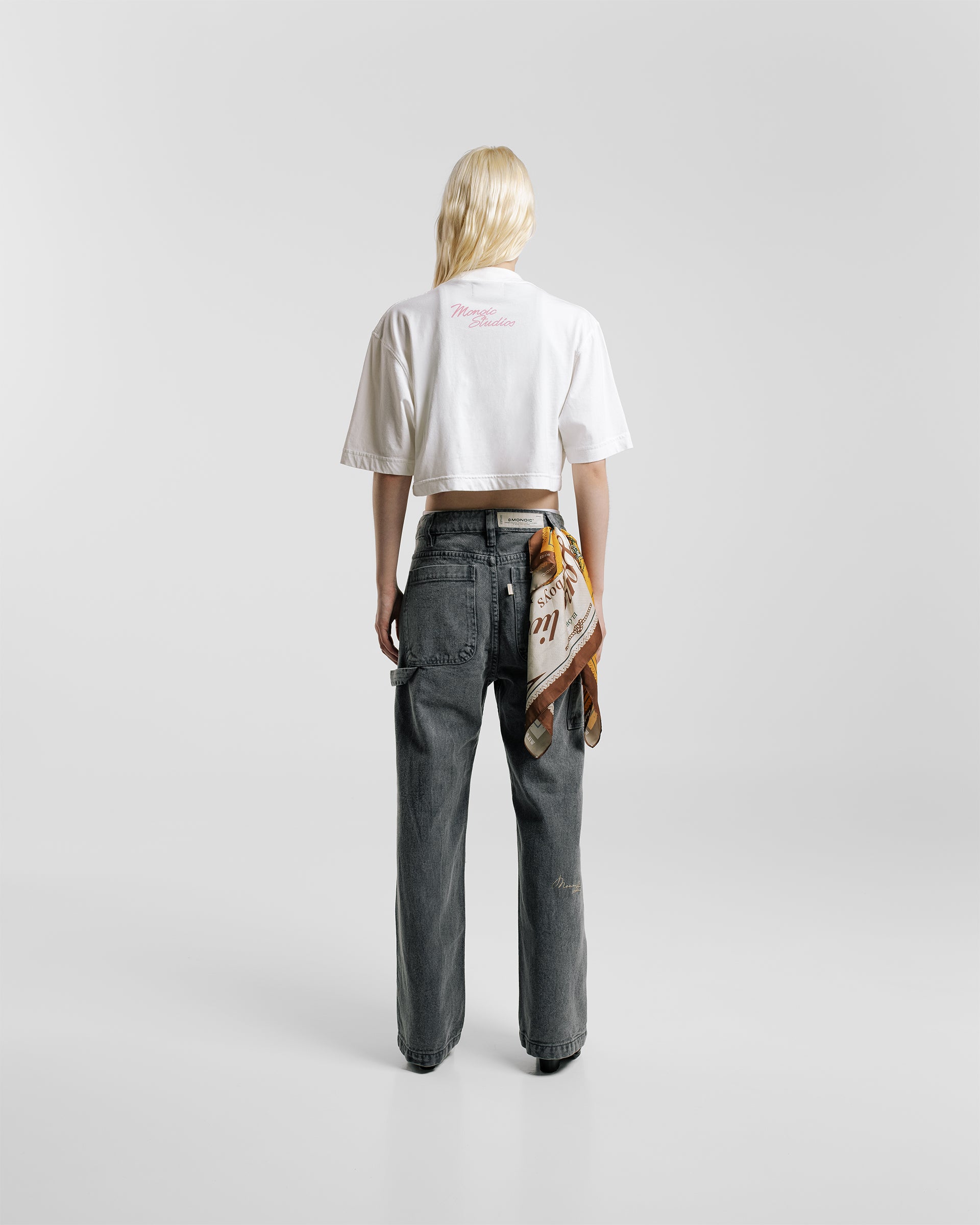 Camiseta Cropped Monoic Blanca | Camisetas Rodeo | Monoic Studios