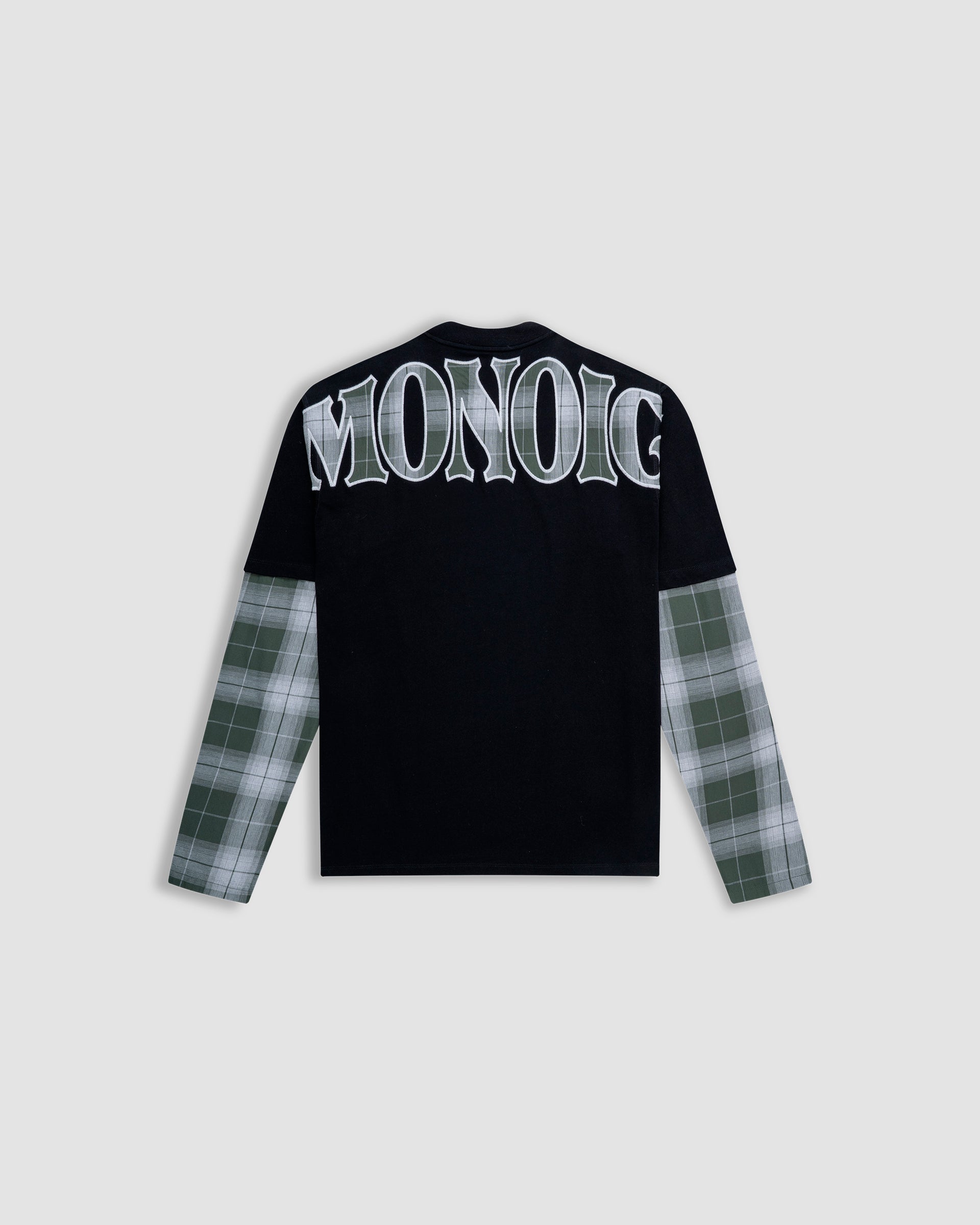 Camiseta negra oversized con doble manga en cuadros verdes y blancos con un bordado trasero en la parte superior | Camisetas MONOIC 
